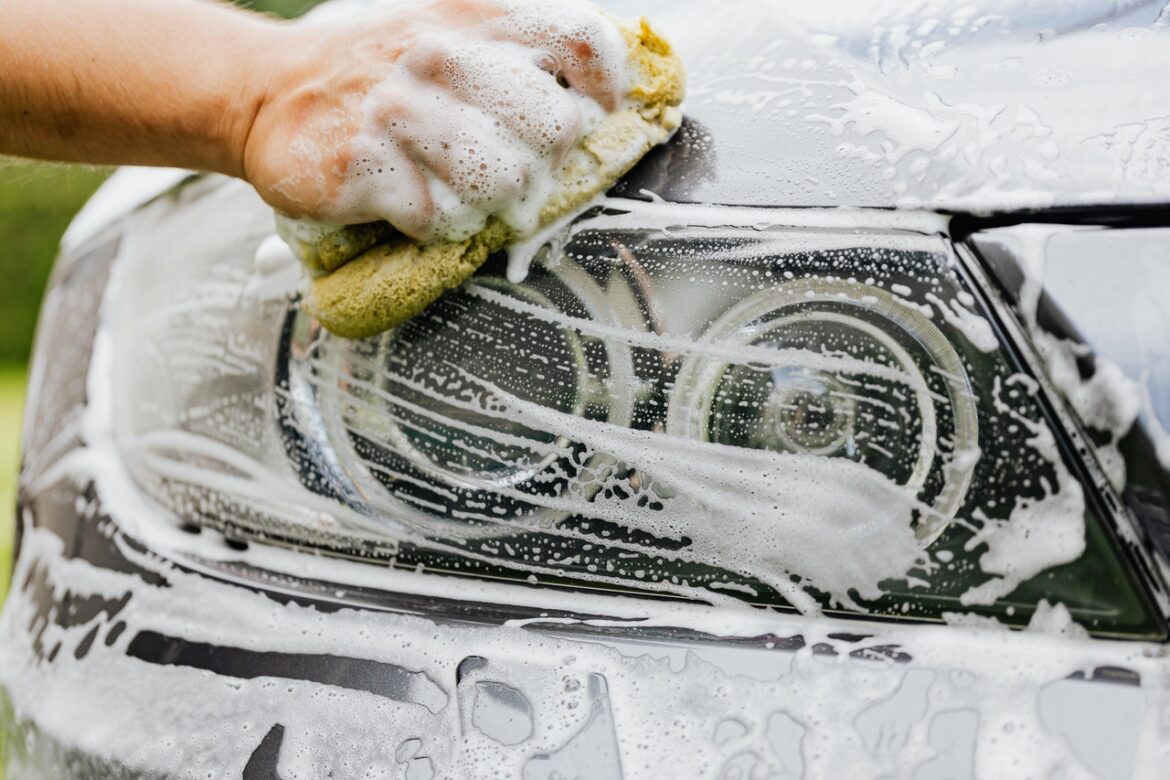 Undgå bla. smitte med corona ved at gøre brug af en god bilvask & lev mere rent